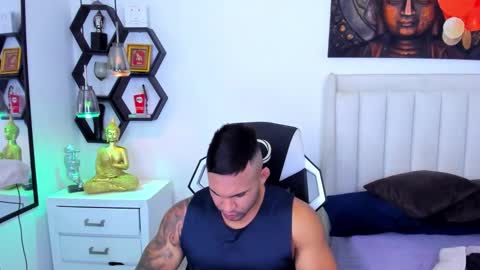 Snapshot of _matthew_santos_ chatting on 09/14/25, 12:32 _matthew_santos_ online show from 09/14/25, 12:32