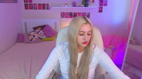 Melany online show from 09/28/25, 02:44