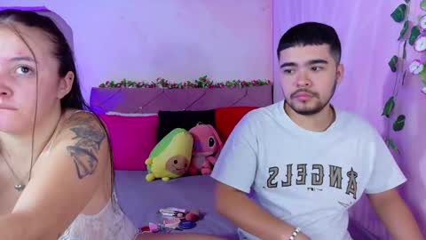 Snapshot of _mia_and_mike_ chatting on 09/23/25, 01:47 Mia y Mike online show from 09/23/25, 01:47