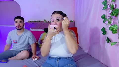 Snapshot of _mia_and_mike_ chatting on 09/29/25, 02:00 Mia y Mike online show from 09/29/25, 02:00