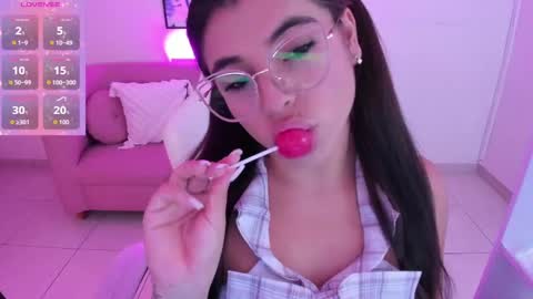 Snapshot of _mia_blue_18_ chatting on 09/12/25, 06:30 MIa blue 18 online show from 09/12/25, 06:30