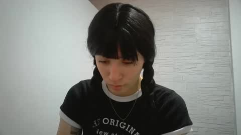 Mia-foster online show from 11/11/25, 07:14