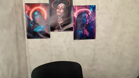 Mia online show from 10/08/25, 02:04