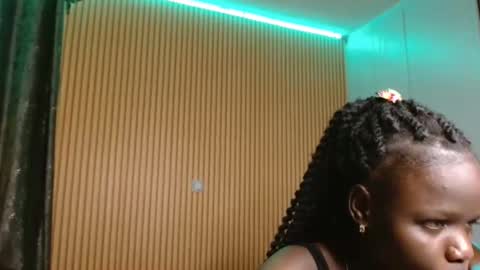 Snapshot of _milah chatting on 11/07/25, 09:59 Milah online show from 11/07/25, 09:59