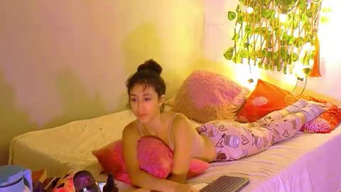 Snapshot of _miss_karoline chatting on 10/02/25, 02:29 karoline uwu online show from 10/02/25, 02:29