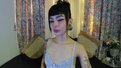 mizuki  online show from 01/10/25, 06:06