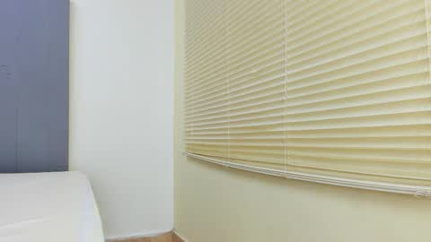 _molly_rosse_ online show from 10/16/25, 11:44