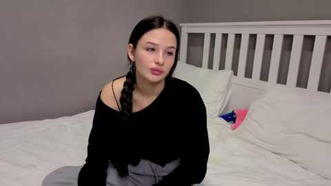Karina online show from 11/08/25, 02:34