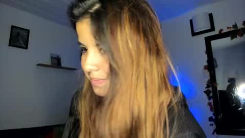 Snapshot of _monserat_ chatting on 12/04/24, 03:15 liaaa 4u online show from 12/04/24, 03:15