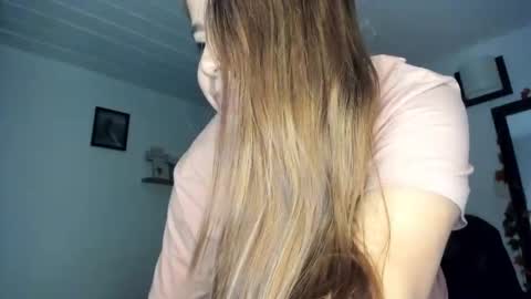 Snapshot of _monserat_ chatting on 12/11/24, 11:00 liaaa 4u online show from 12/11/24, 11:00