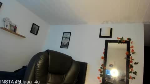 Snapshot of _monserat_ chatting on 01/18/25, 08:19 liaaa 4u online show from 01/18/25, 08:19