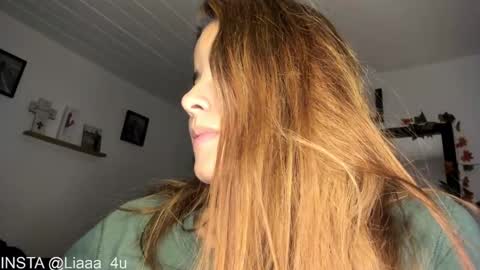 Snapshot of _monserat_ chatting on 02/20/25, 03:45 liaaa 4u online show from 02/20/25, 03:45
