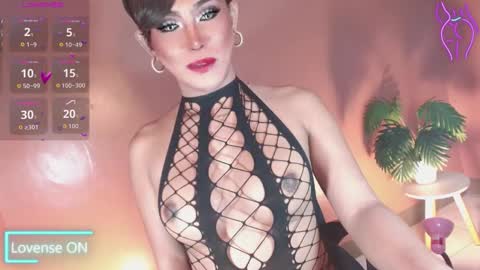 Snapshot of _morganmoore_ chatting on 09/22/25, 11:07 MORGAN KEEP ON FOLLOWING online show from 09/22/25, 11:07