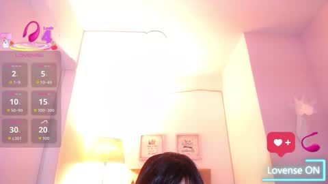 nahomi  online show from 11/11/25, 12:54