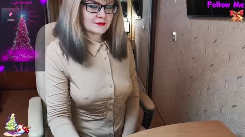 Snapshot of _natali_ chatting on 02/05/25, 10:01 MagicWoman online show from 02/05/25, 10:01