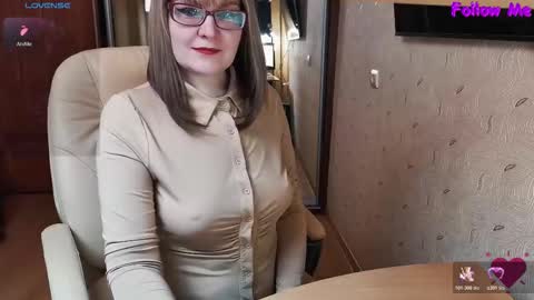 Snapshot of _natali_ chatting on 12/03/25, 05:33 MagicWoman online show from 12/03/25, 05:33