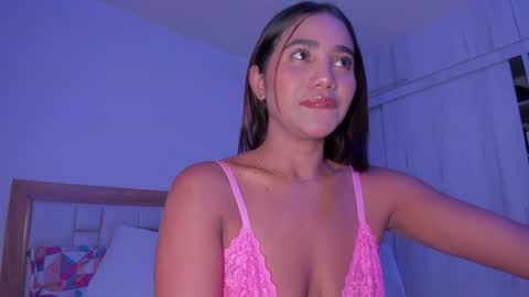 Snapshot of _natasha18_ chatting on 01/17/25, 11:38 Natasha online show from 01/17/25, 11:38
