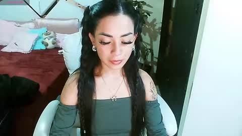 Snapshot of _natashaa19 chatting on 02/23/25, 01:10 Natasha Rodriguez independent model online show from 02/23/25, 01:10