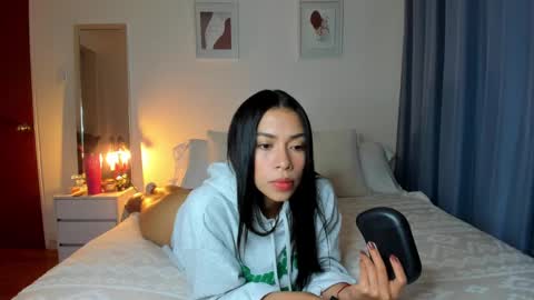 Snapshot of _nathaliesex chatting on 02/21/25, 05:46 independent model natha online show from 02/21/25, 05:46