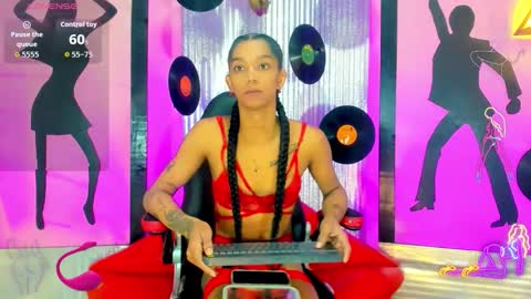 Snapshot of _nickyminach chatting on 10/18/25, 07:25 Nicky Please help me with your thumbs up its importan online show from 10/18/25, 07:25