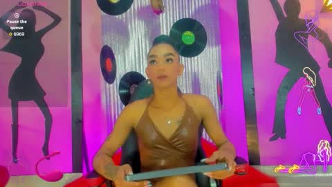 Snapshot of _nickyminach chatting on 11/15/25, 07:21 Nicky Please help me with your thumbs up its importan online show from 11/15/25, 07:21