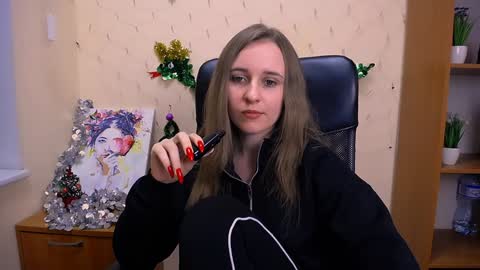 Snapshot of _nicole_new chatting on 12/24/24, 03:47 Nica online show from 12/24/24, 03:47