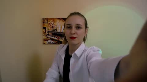 Snapshot of _nicole_new chatting on 02/11/25, 01:09 Nica online show from 02/11/25, 01:09