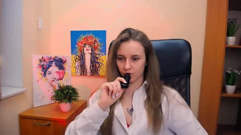 Snapshot of _nicole_new chatting on 02/17/25, 12:48 Nica online show from 02/17/25, 12:48