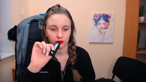 Snapshot of _nicole_new chatting on 02/24/25, 05:53 Nica online show from 02/24/25, 05:53