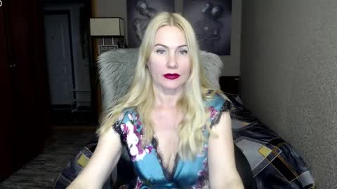 Snapshot of _night_fantasy_ chatting on 12/05/24, 07:28 Donella online show from 12/05/24, 07:28