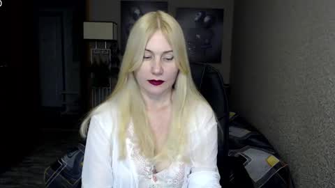 Snapshot of _night_fantasy_ chatting on 01/29/25, 05:45 Donella online show from 01/29/25, 05:45
