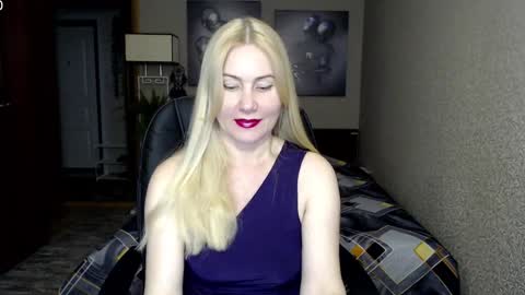Snapshot of _night_fantasy_ chatting on 02/19/25, 02:34 Donella online show from 02/19/25, 02:34