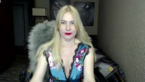 Snapshot of _night_fantasy_ chatting on 03/10/25, 07:18 Donella online show from 03/10/25, 07:18