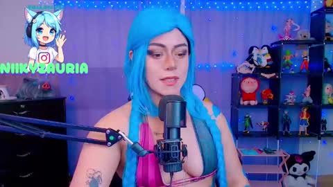 Snapshot of _niiky chatting on 11/20/25, 10:59 niiky online show from 11/20/25, 10:59