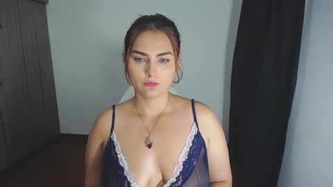 Snapshot of _ninahot chatting on 01/28/25, 07:32 Nina online show from 01/28/25, 07:32