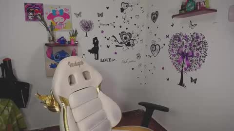 Nina  online show from 11/05/25, 02:11