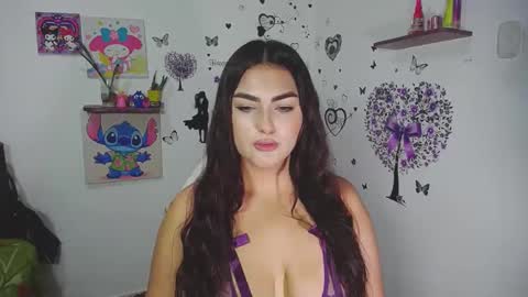 Nina  online show from 11/18/25, 06:23