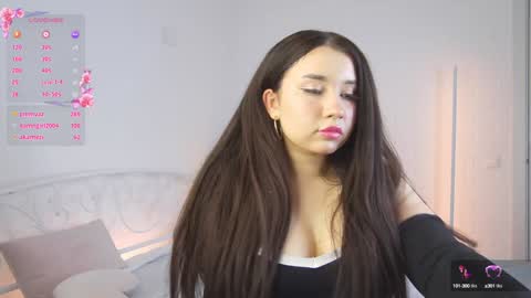 Snapshot of _noell_ chatting on 12/14/24, 05:47 Vivian online show from 12/14/24, 05:47