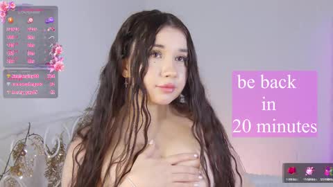 Snapshot of _noell_ chatting on 02/25/25, 05:36 Vivian online show from 02/25/25, 05:36