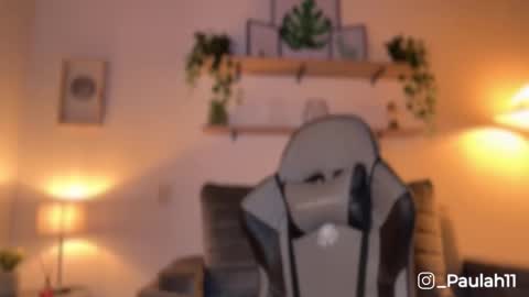 _paulah2 online show from 10/18/25, 07:47