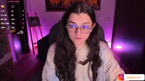 Snapshot of _peach__ chatting on 01/20/25, 04:10 violeta ig online show from 01/20/25, 04:10