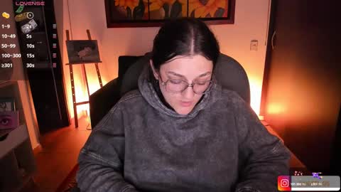 Snapshot of _peach__ chatting on 02/05/25, 02:40 violeta ig online show from 02/05/25, 02:40