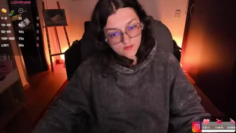 Snapshot of _peach__ chatting on 02/11/25, 01:31 violeta ig online show from 02/11/25, 01:31