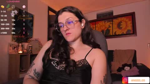 Snapshot of _peach__ chatting on 02/13/25, 06:09 violeta ig online show from 02/13/25, 06:09