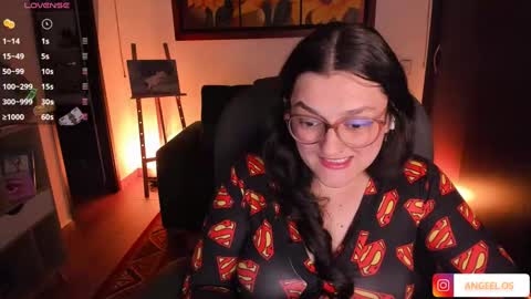 Snapshot of _peach__ chatting on 02/14/25, 03:54 violeta ig online show from 02/14/25, 03:54