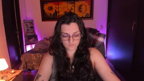 Snapshot of _peach__ chatting on 09/21/25, 04:25 violeta ig online show from 09/21/25, 04:25