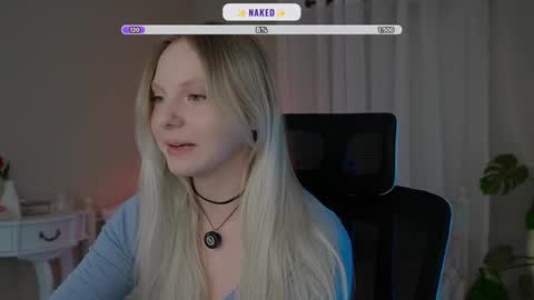 Snapshot of _penisflytrap_ chatting on 10/28/25, 06:43 Viktoria online show from 10/28/25, 06:43