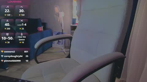 Snapshot of _pink__rabbit_ chatting on 09/19/25, 07:58 Ilona online show from 09/19/25, 07:58