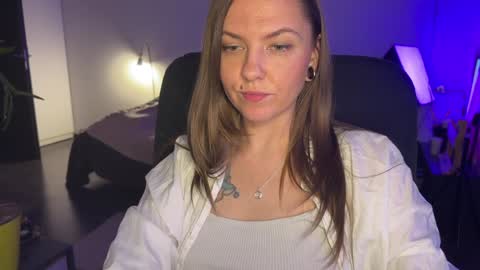 Snapshot of _private_person_ chatting on 12/07/24, 07:54 HADLY today day-off see u online 0112 online show from 12/07/24, 07:54