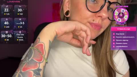 Snapshot of _private_person_ chatting on 01/16/25, 06:16 HADLY today day-off see u online 0112 online show from 01/16/25, 06:16